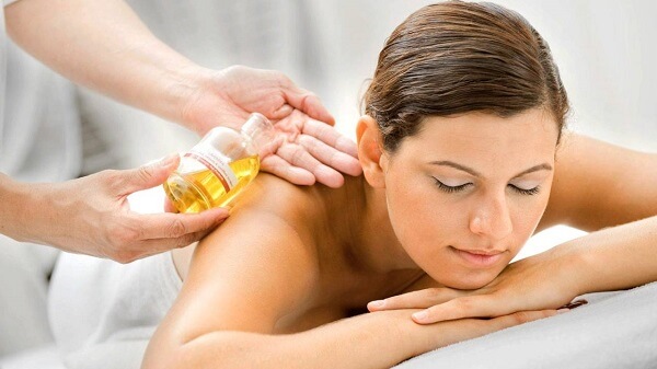Cách massage với dầu oliu giúp trẻ hóa